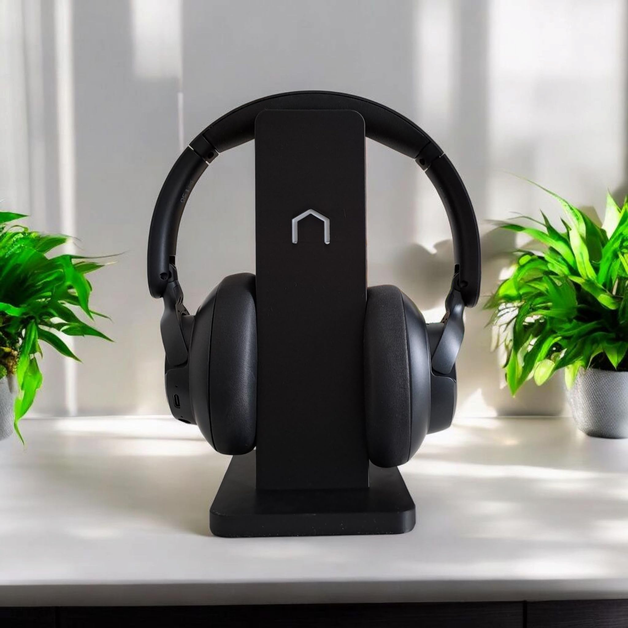 Ergonomic Desktop Headphone Stand with Curved Support