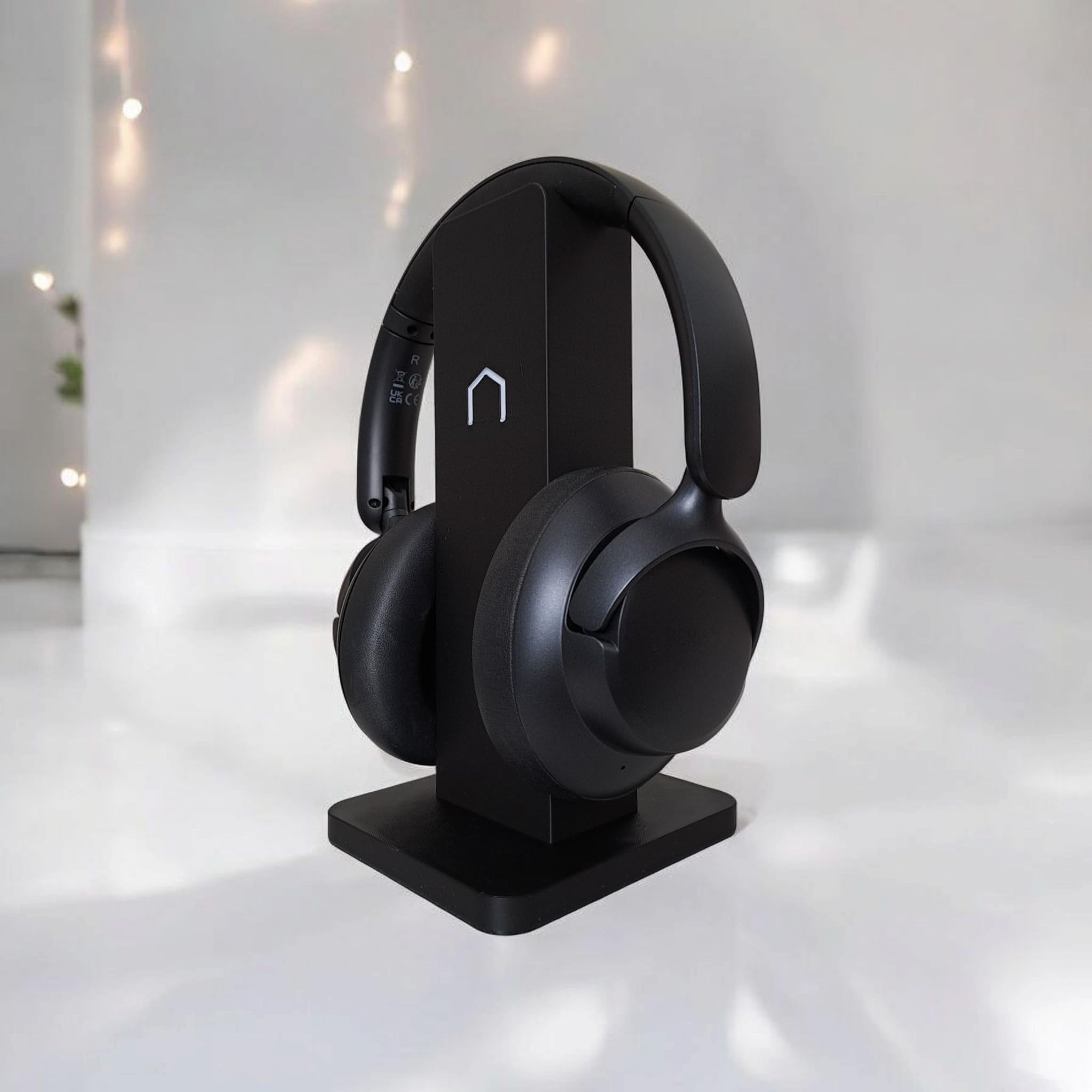 Ergonomic Desktop Headphone Stand with Curved Support