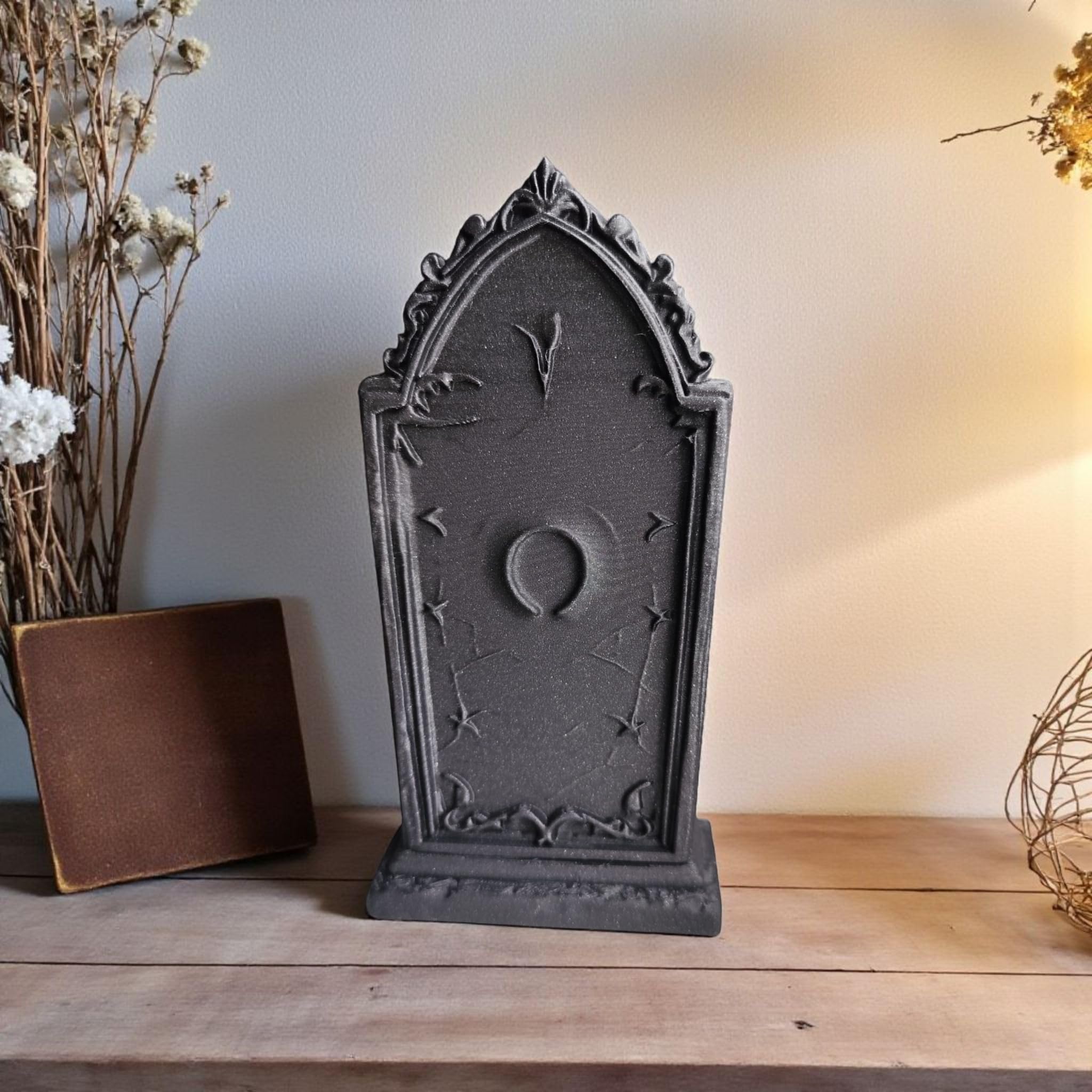 Tombstone Showpiece – Vintage Style Memorial Accent Figurine