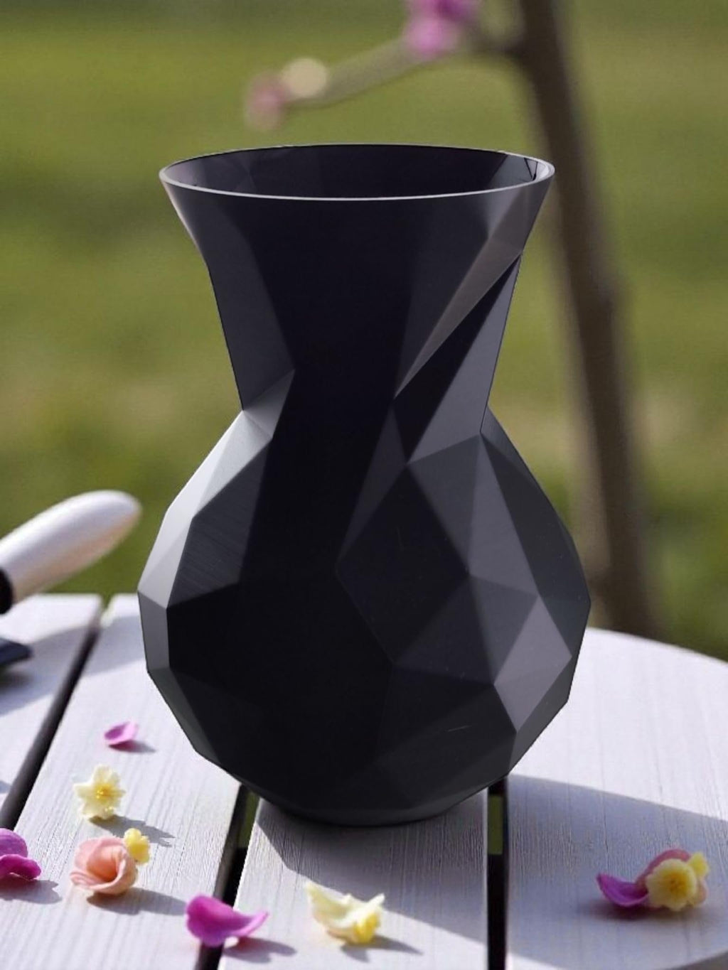Black Low Poly Geometric Vase